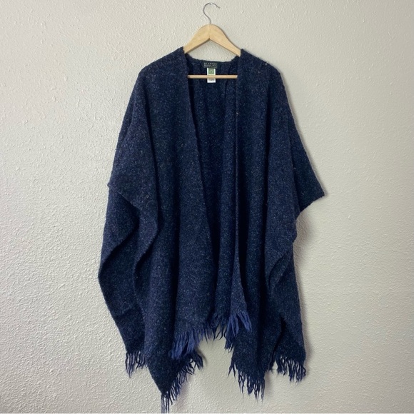 Blarney Woolen Mills soft wool poncho - Picture 4 of 12